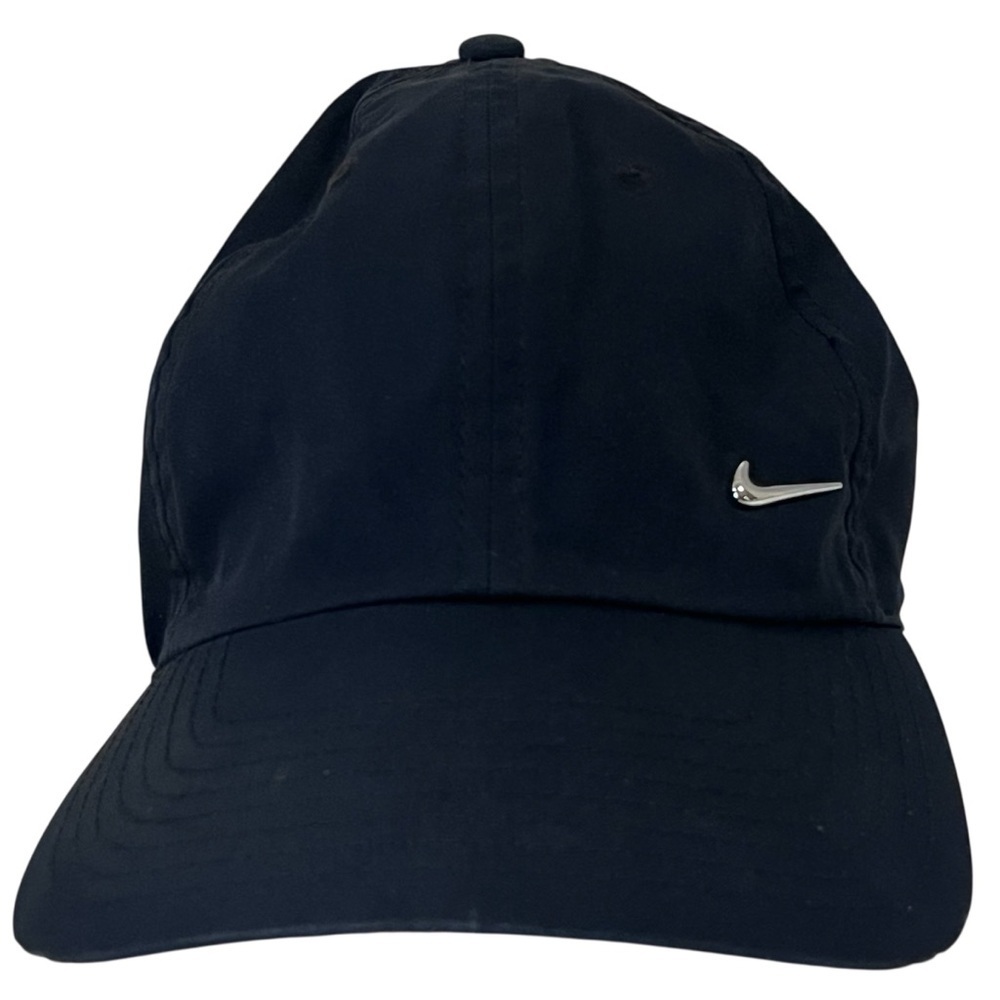 Nike Heritage 86 Adjustable Black & Metallic Silver Polyesther Ball Cap